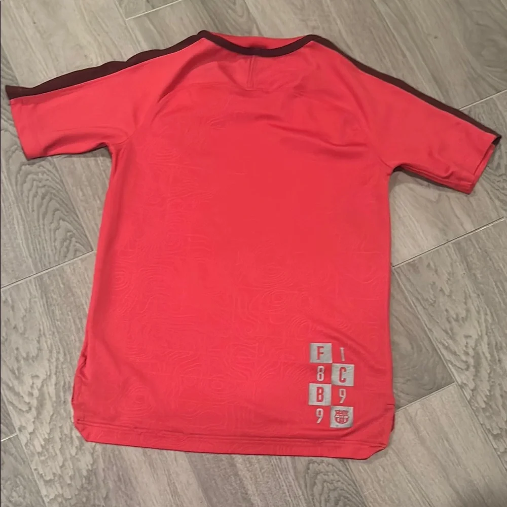 Nike Boys Red Red Soccer Jersey Size M